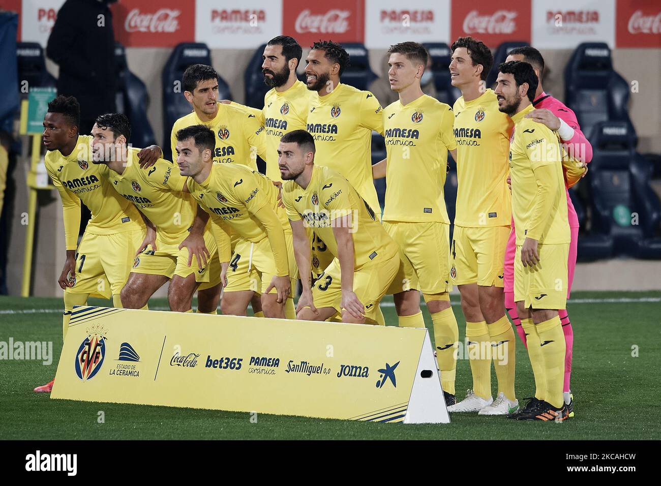 Villarreal line-up (L-R) Gerard Moreno, Raul Albiol, Etienne Capoue, Juan Foyth, Pau Torres, Sergio Asenjo, Dani Parejo, Samuel Chukwueze, Alfonso Pedraza, Manu Trigueros, Moi Gomez during the La Liga Santander match between Villarreal CF and Atletico de Madrid at Estadio de la Ceramica on February 28, 2021 in Villareal, Spain. Sporting stadiums around Spain remain under strict restrictions due to the Coronavirus Pandemic as Government social distancing laws prohibit fans inside venues resulting in games being played behind closed doors. (Photo by Jose Breton/Pics Action/NurPhoto) Stock Photo