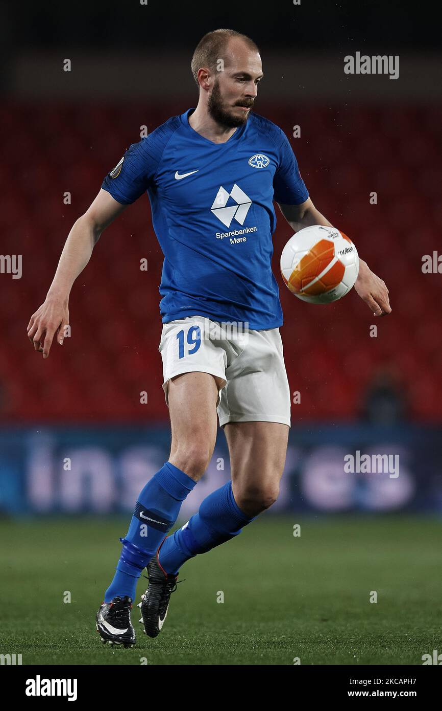 BUDAPEST, HUNGARY - SEPTEMBER 29: Oleksandr Zubkov of Ferencvarosi TC  controls the ball during the UEFA Champions League Play-Offs Second Leg  match between Ferencvarosi TC and Molde FK at Ferencvaros Stadium on