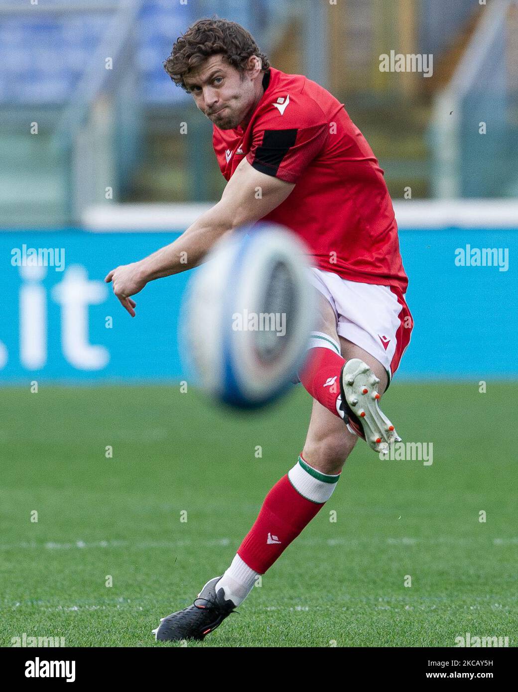 Leigh halfpenny wales 2021 hi-res stock photography and images - Alamy