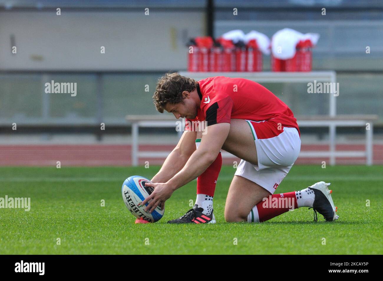 Leigh halfpenny wales 2021 hi-res stock photography and images - Alamy