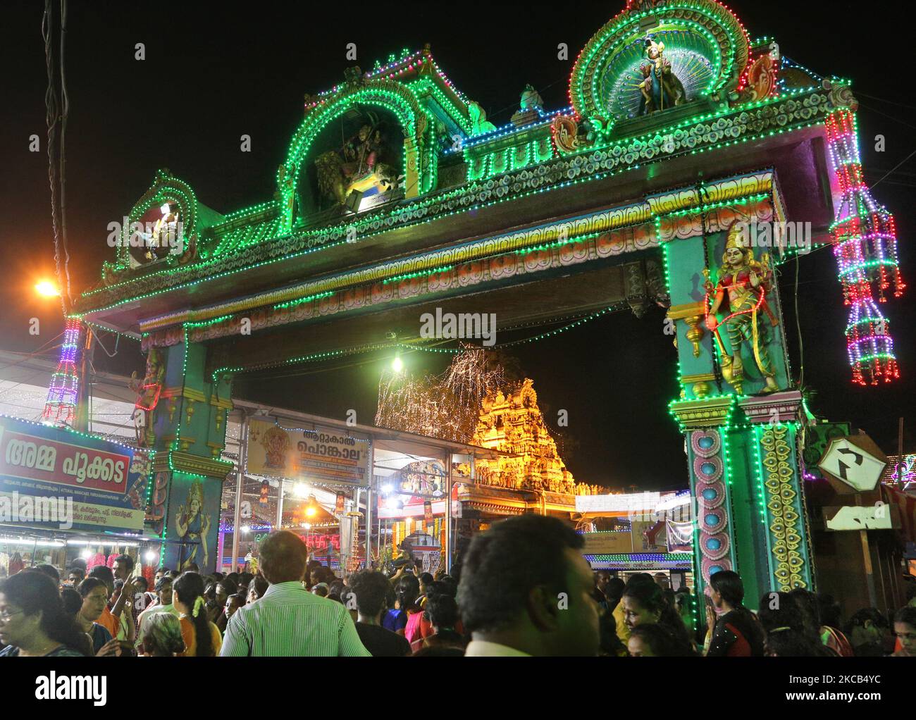 thousands-of-hindu-devotees-throng-to-the-attukal-bhagavathy-temple-to