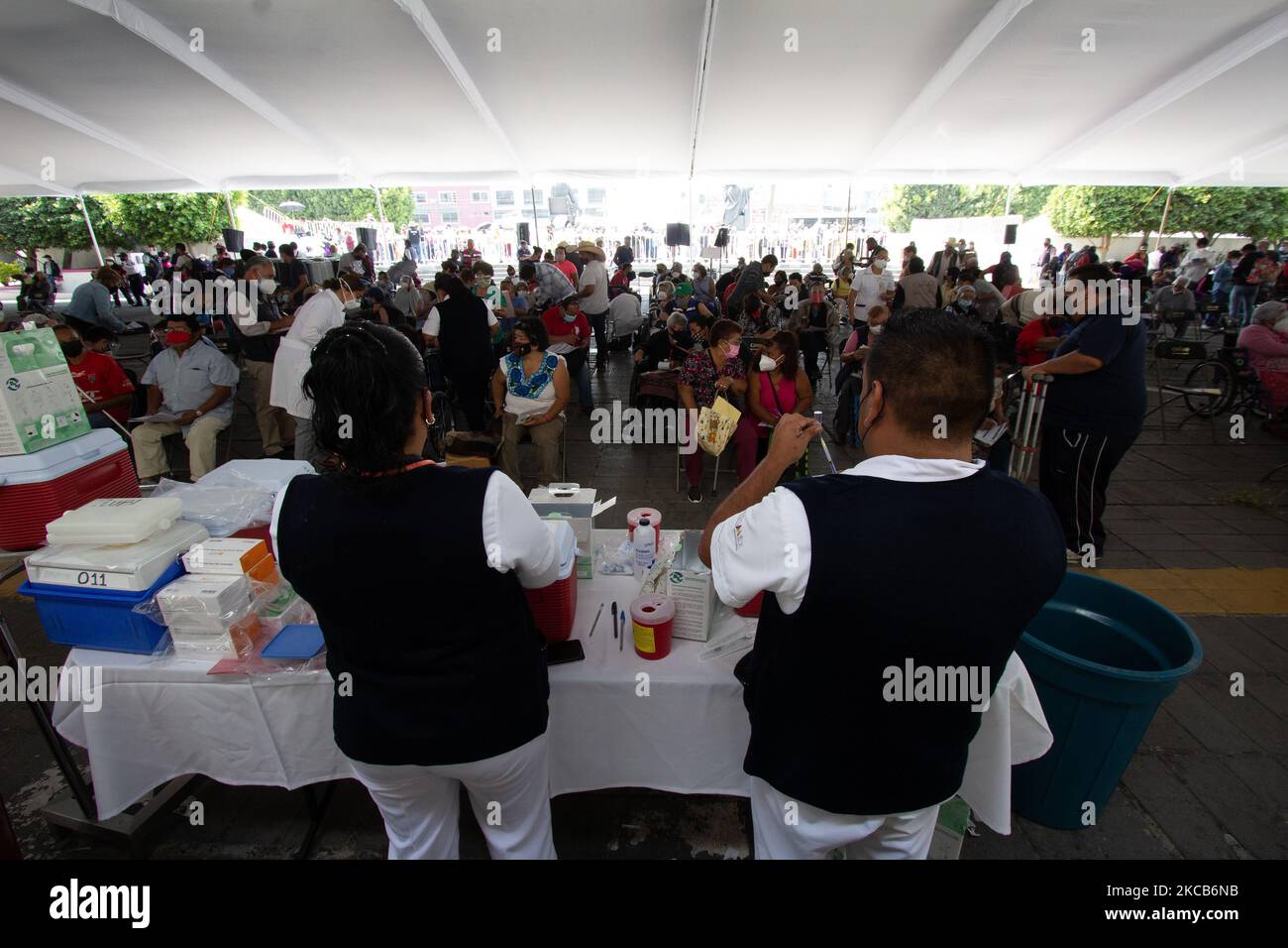 Vaccination against Covid-19 of older adults begins in Nezahualcoyotl, Mexico, on March 19, 2021. The National Vaccination Day against Covid-19, for the elderly, advances in the State of Mexico, where this March 19, it was the turn of the municipality of Nezahualcoyotl, the second most populated municipality of this entity. (Photo by Martin Gorostiola/NurPhoto) Stock Photo