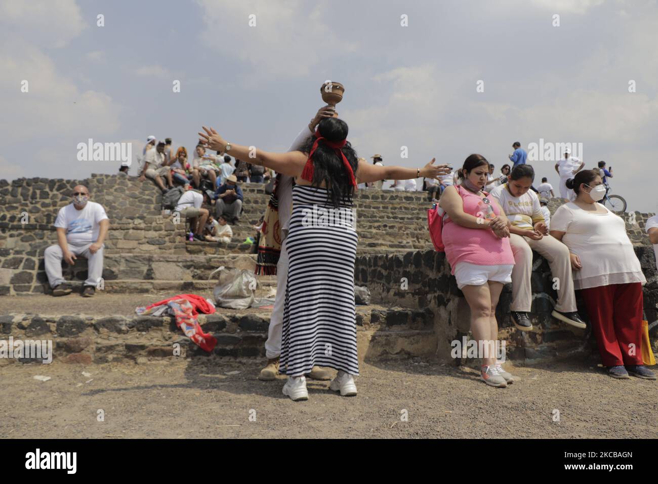 Families climbed the archaeological site of Cerro de la Estrella