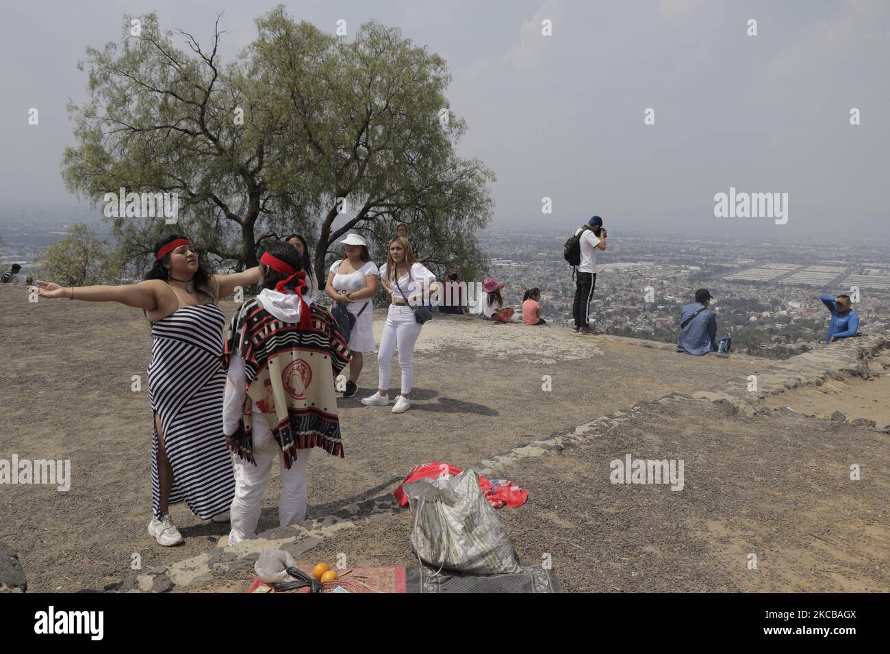 Families climbed the archaeological site of Cerro de la Estrella