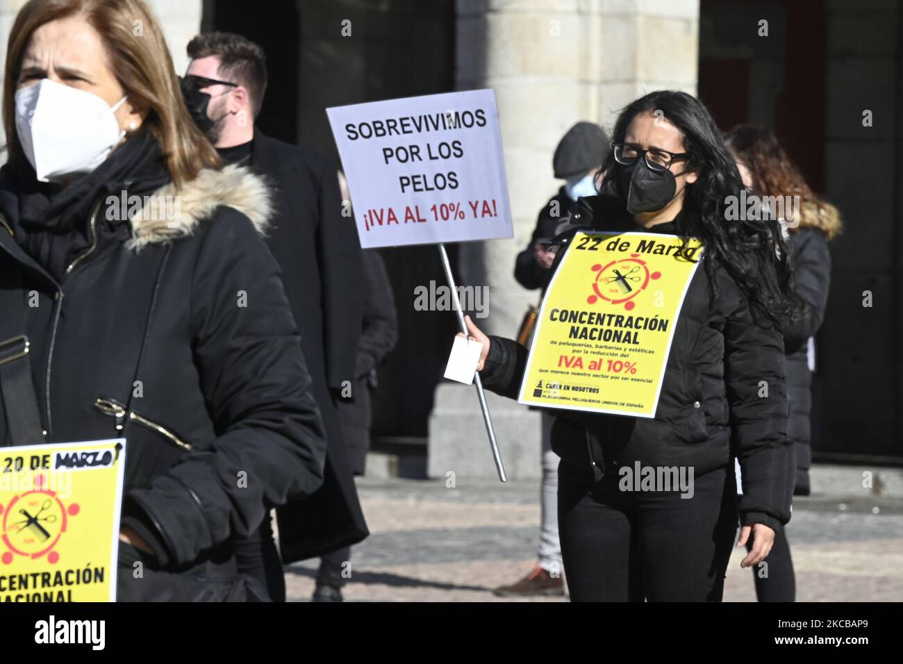 Professionals from the hairdressing and aesthetic sector gather with