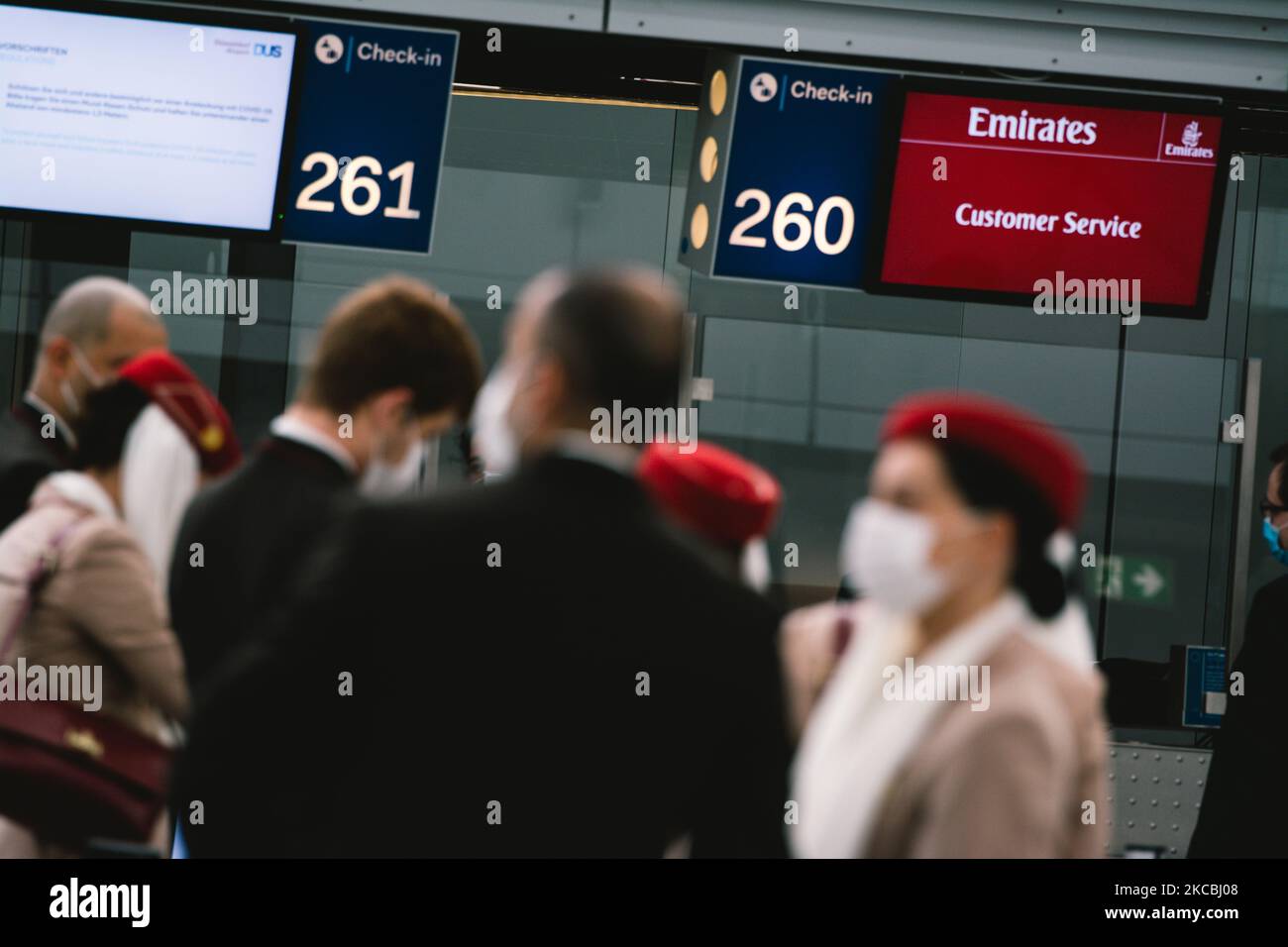 Check in counter emirates hires stock photography and images Alamy