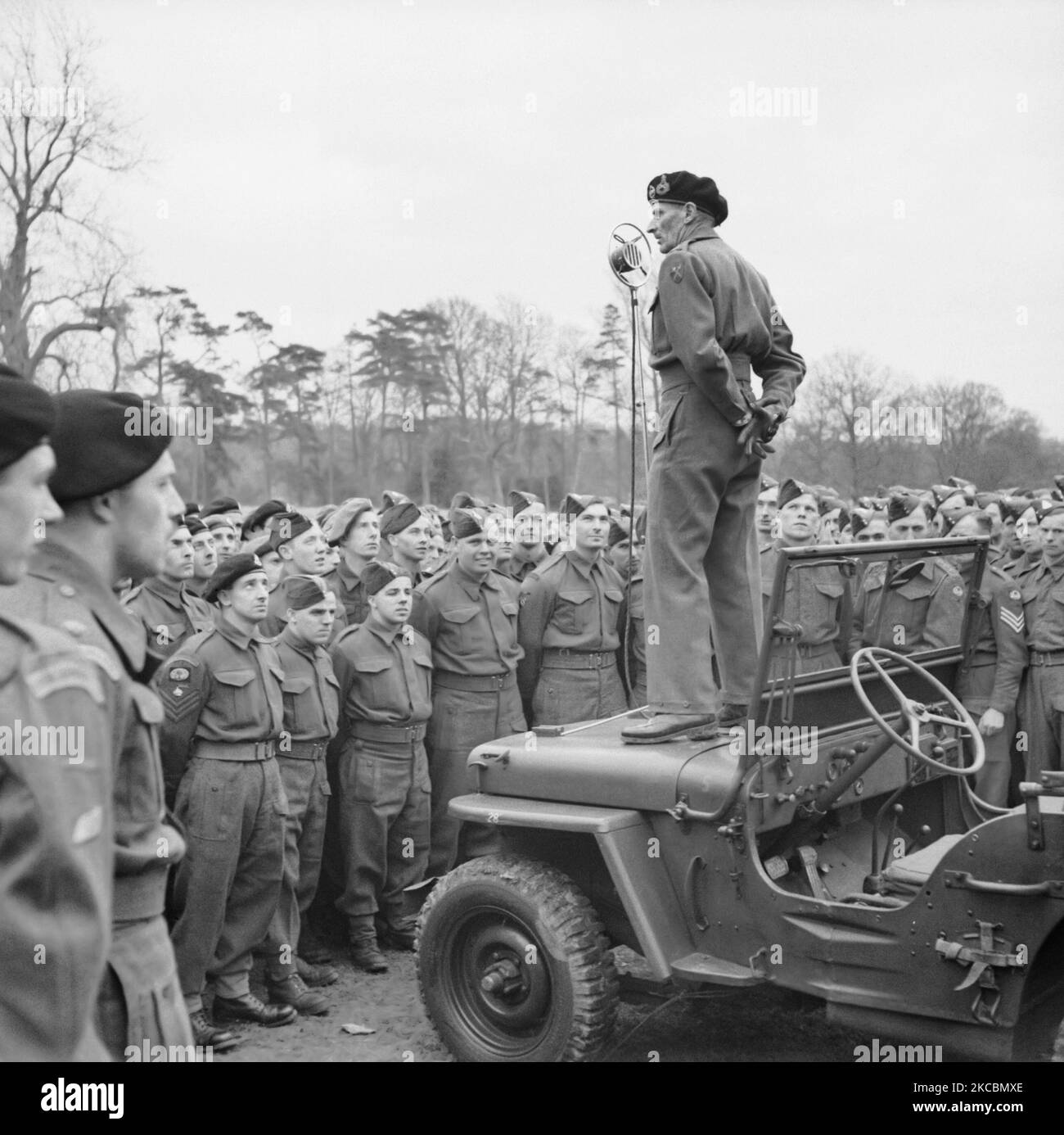 General Sir Bernard L. Montgomery addressing a platoon of British troops at the end of WW2. Stock Photo