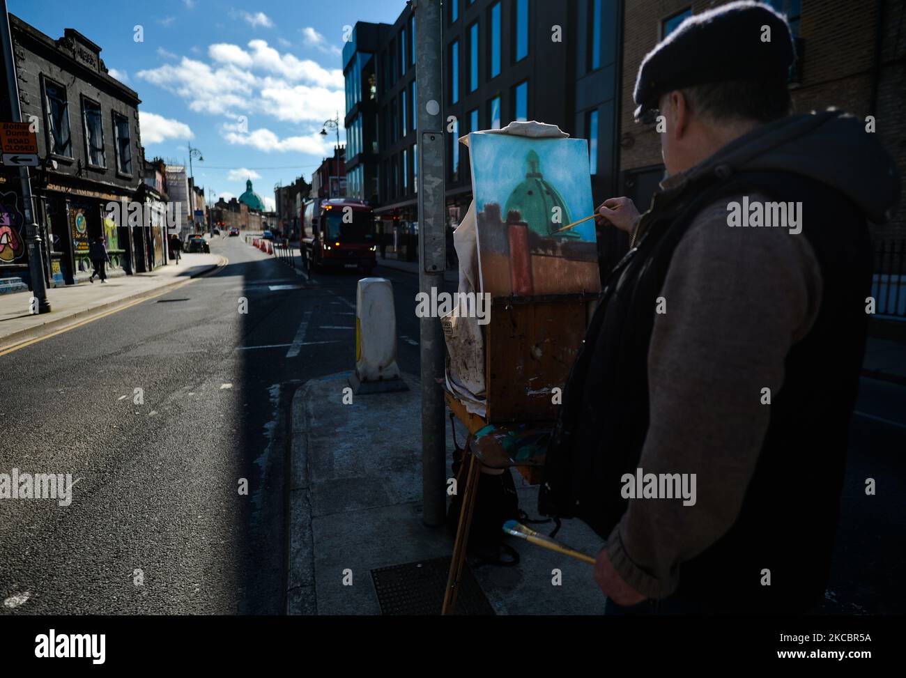 Irish artist John Paul working on his new painting in Dublin city center  during level 5 COVID-19 lockdown. On Monday, March 29, 2021, in Dublin,  Ireland. (Photo by Artur Widak/NurPhoto Stock Photo - Alamy