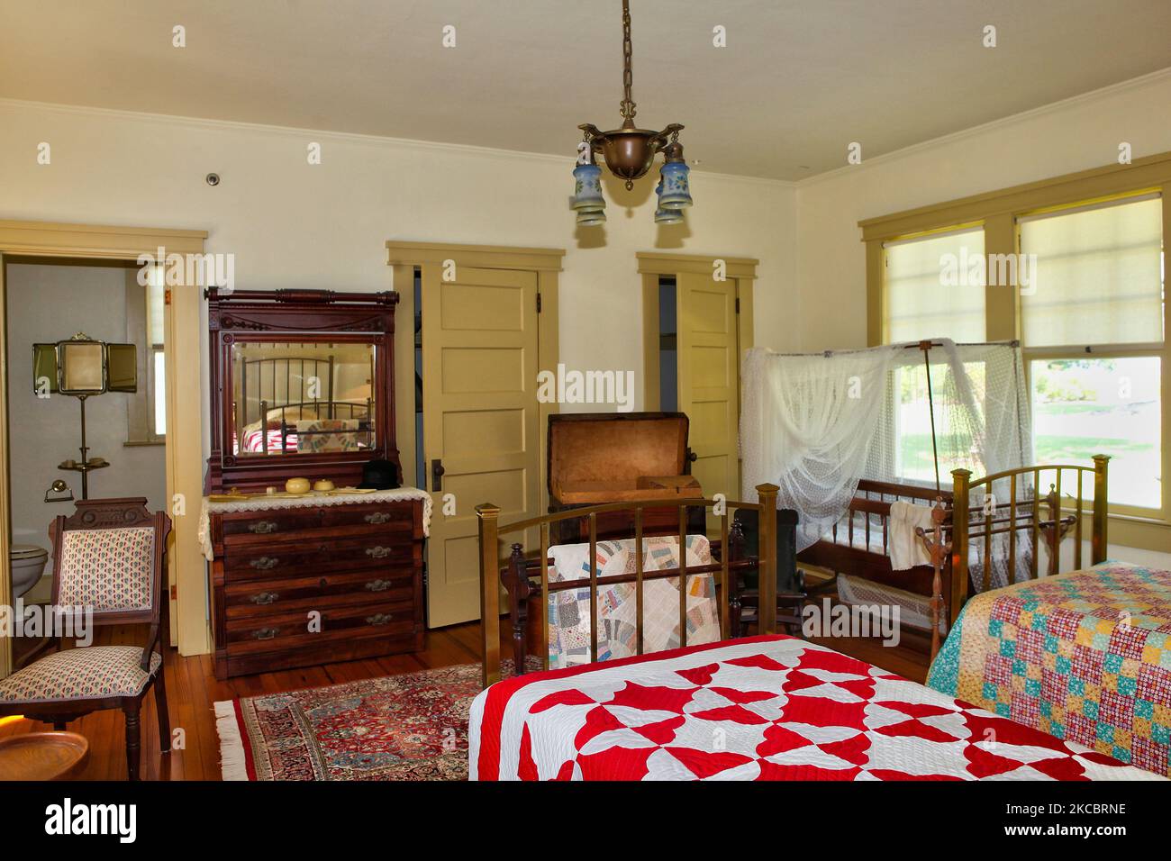 Guest bedroom at the Thomas Edison and Henry Ford Winter Estates in Fort Myers, Florida, USA. The Edison and Ford Winter Estates contain a historical museum and 21 acre botanical garden on the adjacent sites of the winter homes of Thomas Edison and Henry Ford beside the Caloosahatchee River in southwestern Florida. (Photo by Creative Touch Imaging Ltd./NurPhoto) Stock Photo
