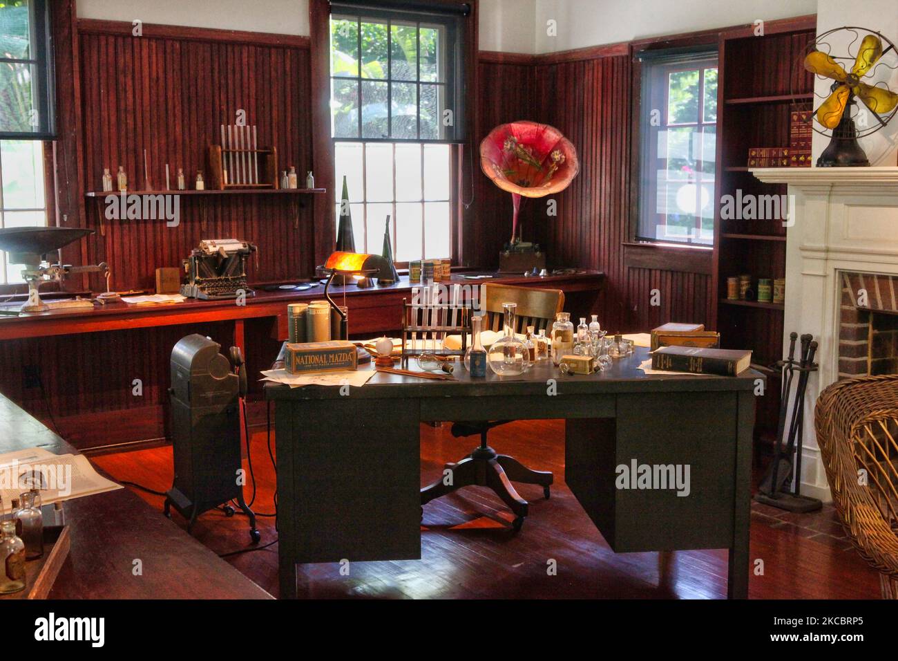 Thomas Edison's Little Office located by his Moonlight Garden at the Thomas Edison and Henry Ford Winter Estates in Fort Myers, Florida, USA. The Edison and Ford Winter Estates contain a historical museum and 21 acre botanical garden on the adjacent sites of the winter homes of Thomas Edison and Henry Ford beside the Caloosahatchee River in southwestern Florida. (Photo by Creative Touch Imaging Ltd./NurPhoto) Stock Photo