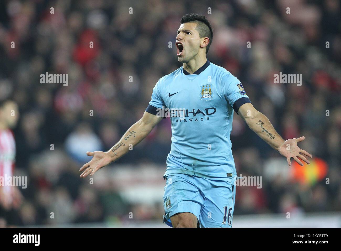 Aguero man city goal hi-res stock photography and images - Alamy, image size:1300x956