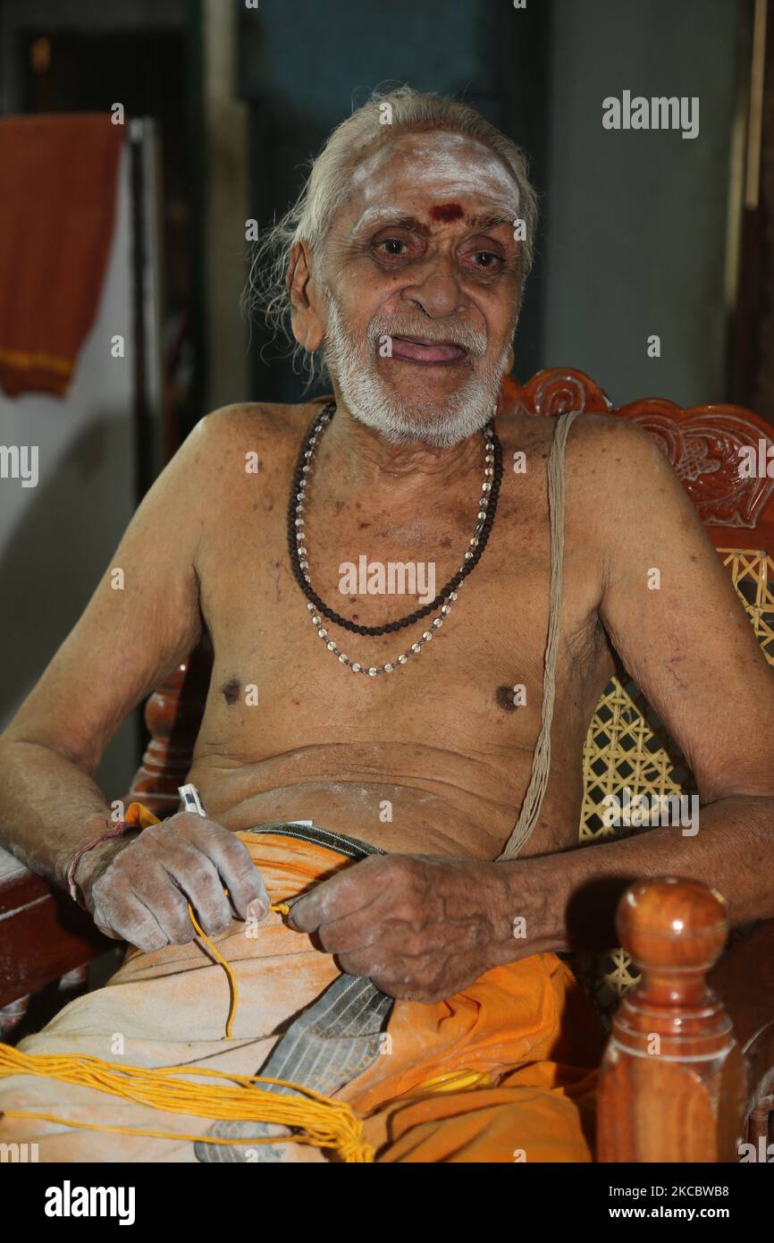 the-92-year-old-senior-hindu-priest-one-of-the-most-senior-hindu