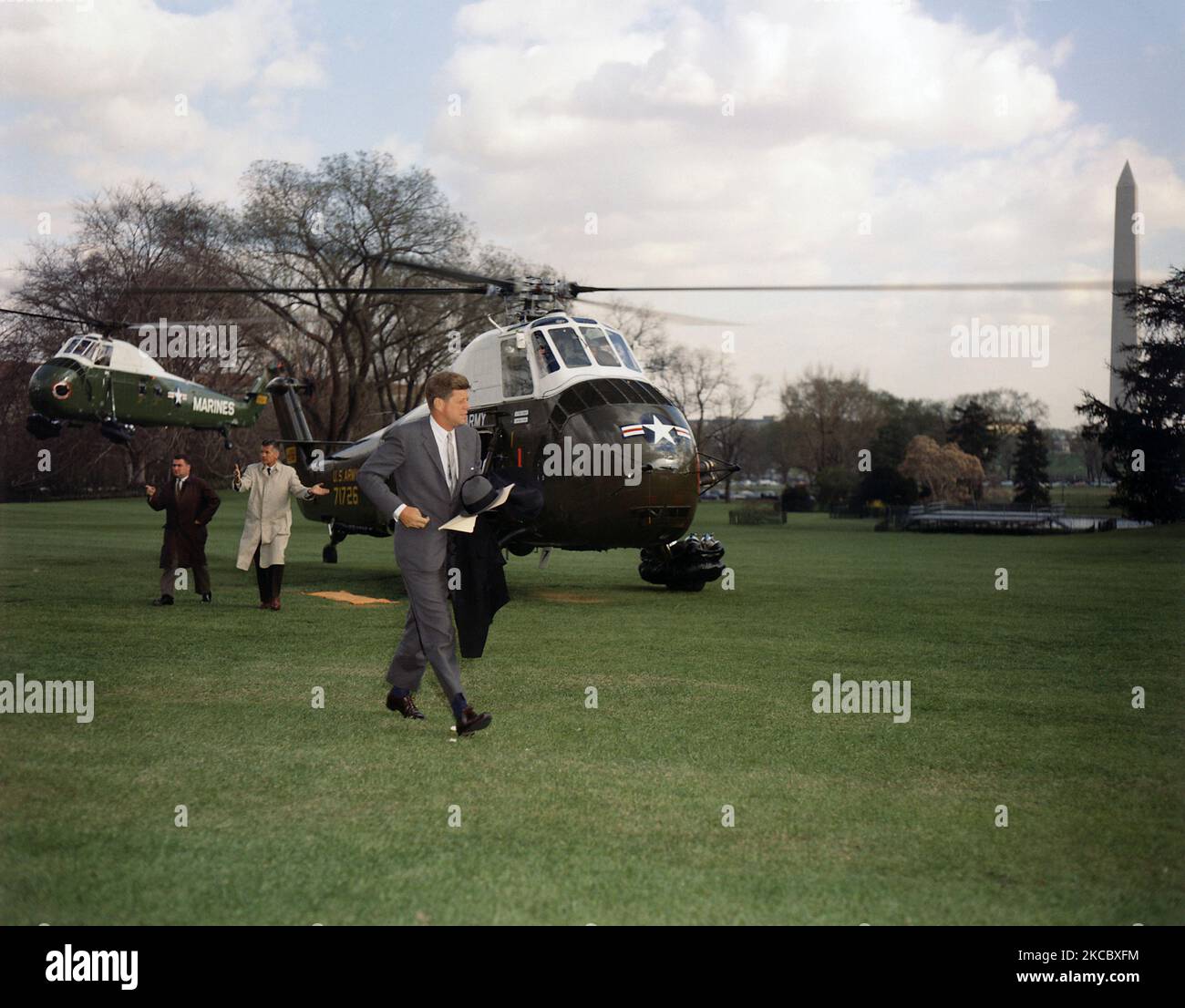 President John F. Kennedy exiting rom Marine One on The White House South Lawn, 1961. Stock Photo