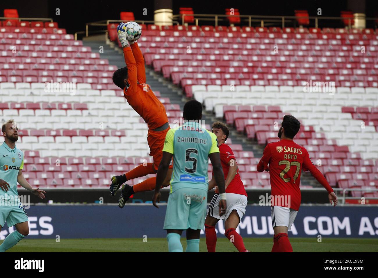 Amir Abedzadeh defends during the game for Liga NOS between SL Benfica and Maritimo, at Estadio da Luz, Lisboa, Portugal, 05, April, 2021 (Photo by JoÃ£o Rico/NurPhoto) Stock Photo