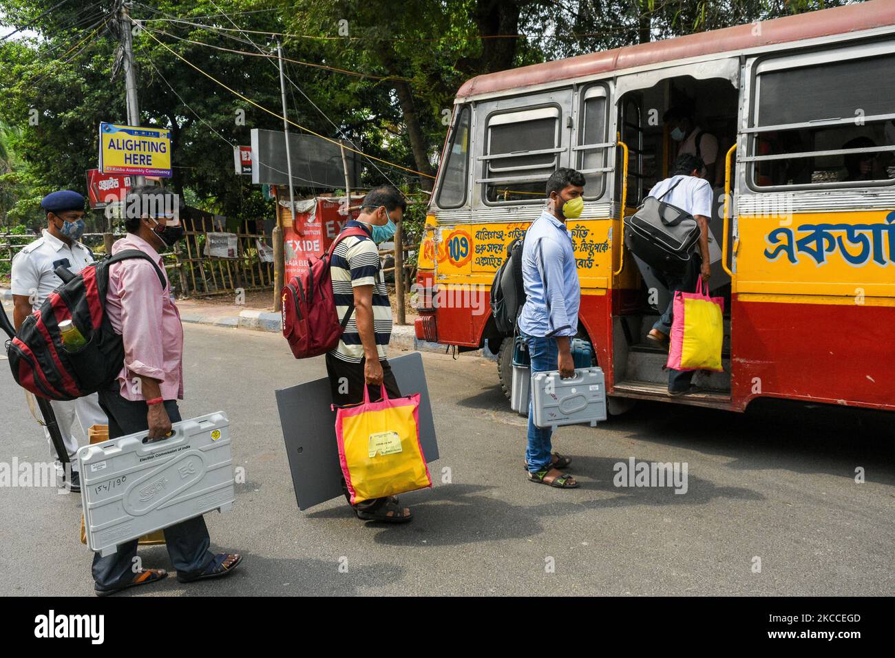 Electronicvotingmachine hires stock photography and images Alamy