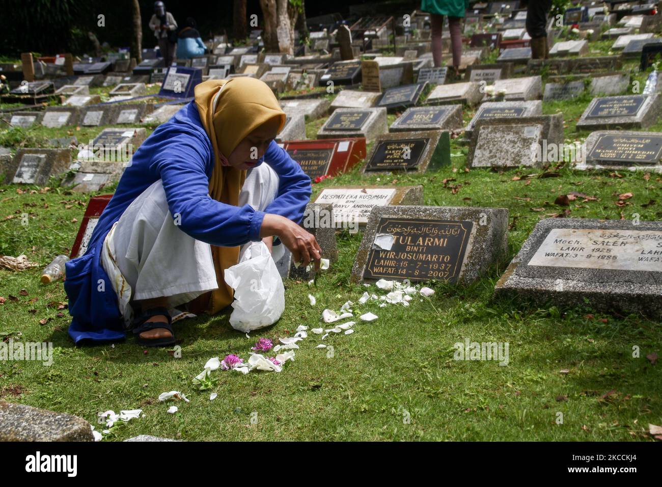 Tombstone atcibarunai tomb hi-res stock photography and images - Alamy