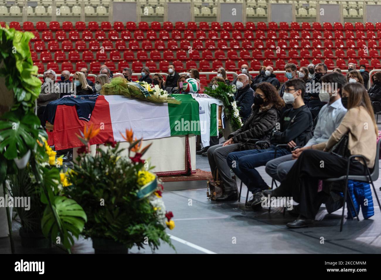 In the picture a moment of Michele Pasinato's funeral inside the Kioene Arena in Padua. To the right of the coffin the family of Pasinato with his wife Silvia and their children Giorgio and Edoardo. The funeral of the volleyball player of the Italian national team, Michele Pasinato, struck down at the age of 52 by a tumor, took place today in Padua at the Kioene Arena. His teammates Martinelli, Zorzi, Lucchetta and Velasco are present. The city of Padua, where he coached the youth volleyball team, has tightened around his memory. On April 12, 2021, in Padova, Italy. (Photo by Roberto Silvino/N Stock Photo