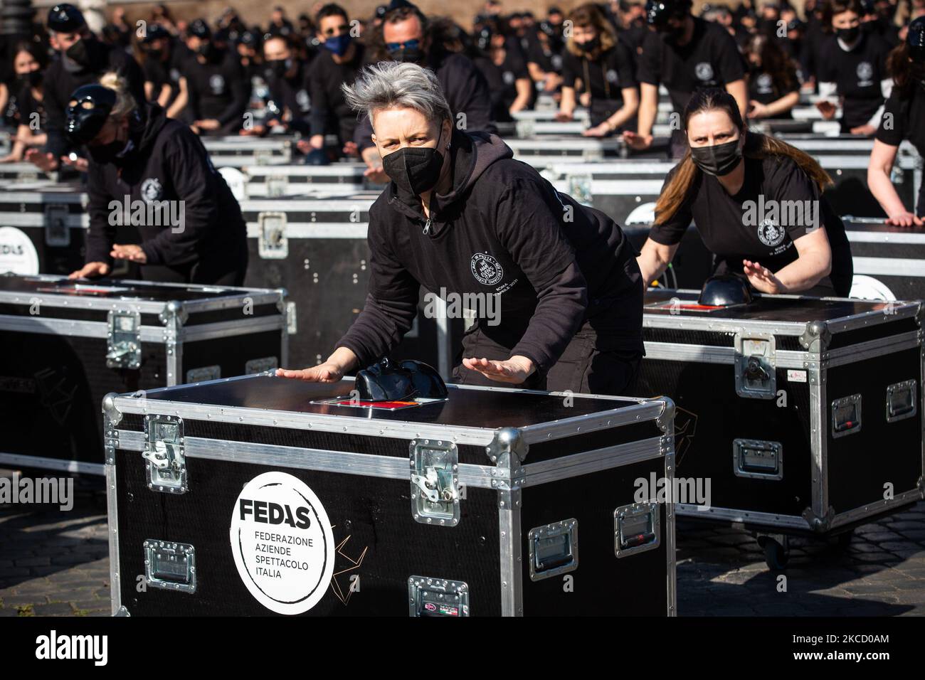 Entertainment operators protest as part of the national demonstration of the entertainment sector and the events in crisis for the Coronavirus emergency (Covid-19) with 1000 trunks in Piazza del Popolo, in Rome, Italy on 17 April 2021. (Photo by Sirio Tessitore/NurPhoto) Stock Photo
