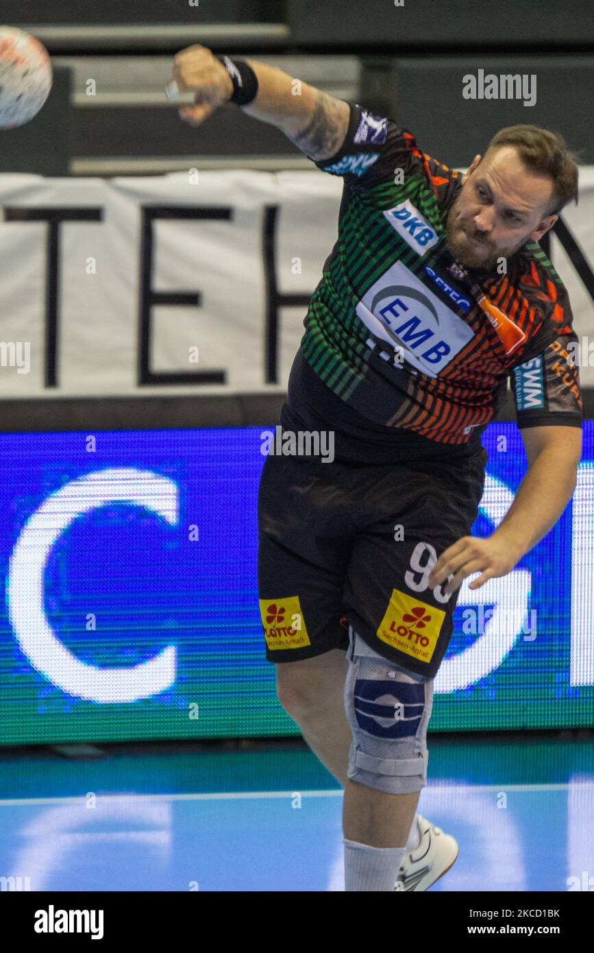 Moritz Preuss of SC Magdeburg during the LIQUI MOLY Handball-Bundesliga match between SC Magdeburg and MT Melsungen at GETEC-Arena on April 18, 2021 in Magdeburg, Germany. (Photo by Peter Niedung/NurPhoto) Stock Photo