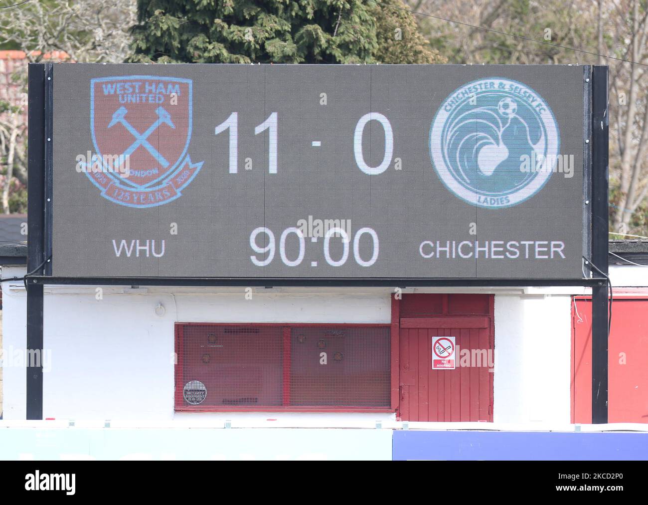 Scoreboard show 11-0 to West Ham United during The Vitality Women's FA Cup Fourth Round Proper match between West Ham United Women and Chichester & Selsey Ladies FC at The Chigwell Construction Stadium on 18th April, 2021 in Dagenham, England (Photo by Action Foto Sport/NurPhoto) Stock Photo