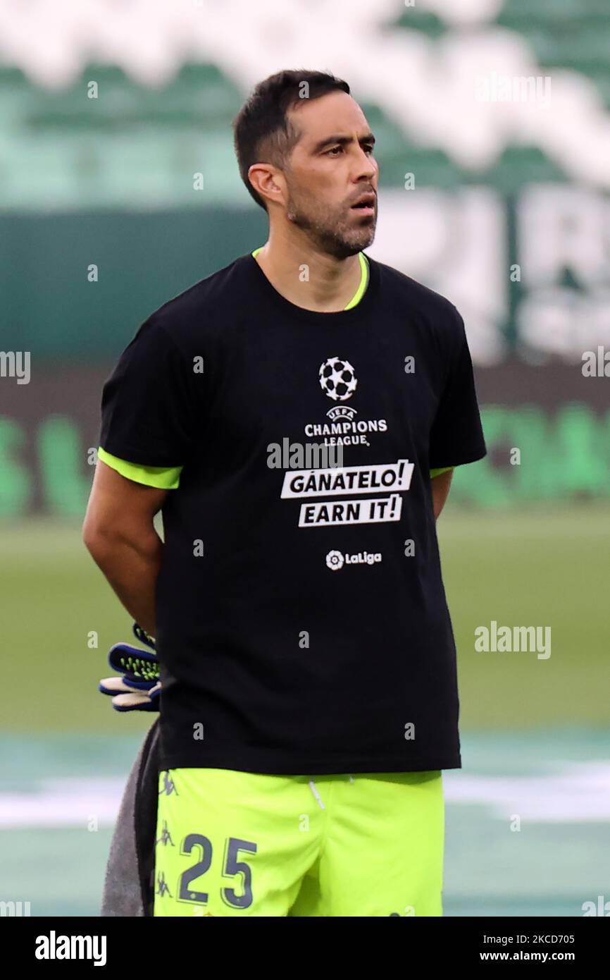 Claudio Bravo of Real Betis Balompie wears a t shirt against the