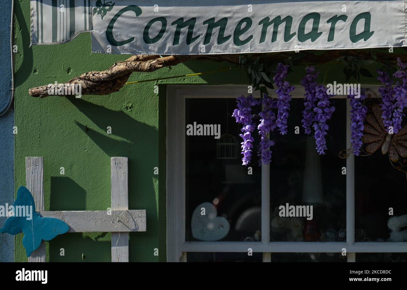 Connemara florist hires stock photography and images Alamy