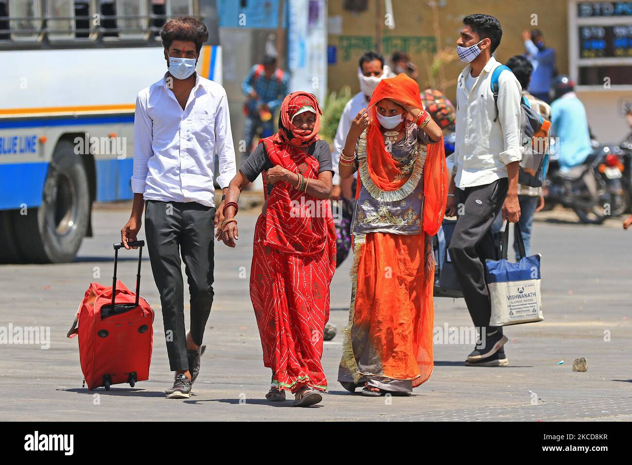 sindhi-camp-bus-stand-hi-res-stock-photography-and-images-alamy