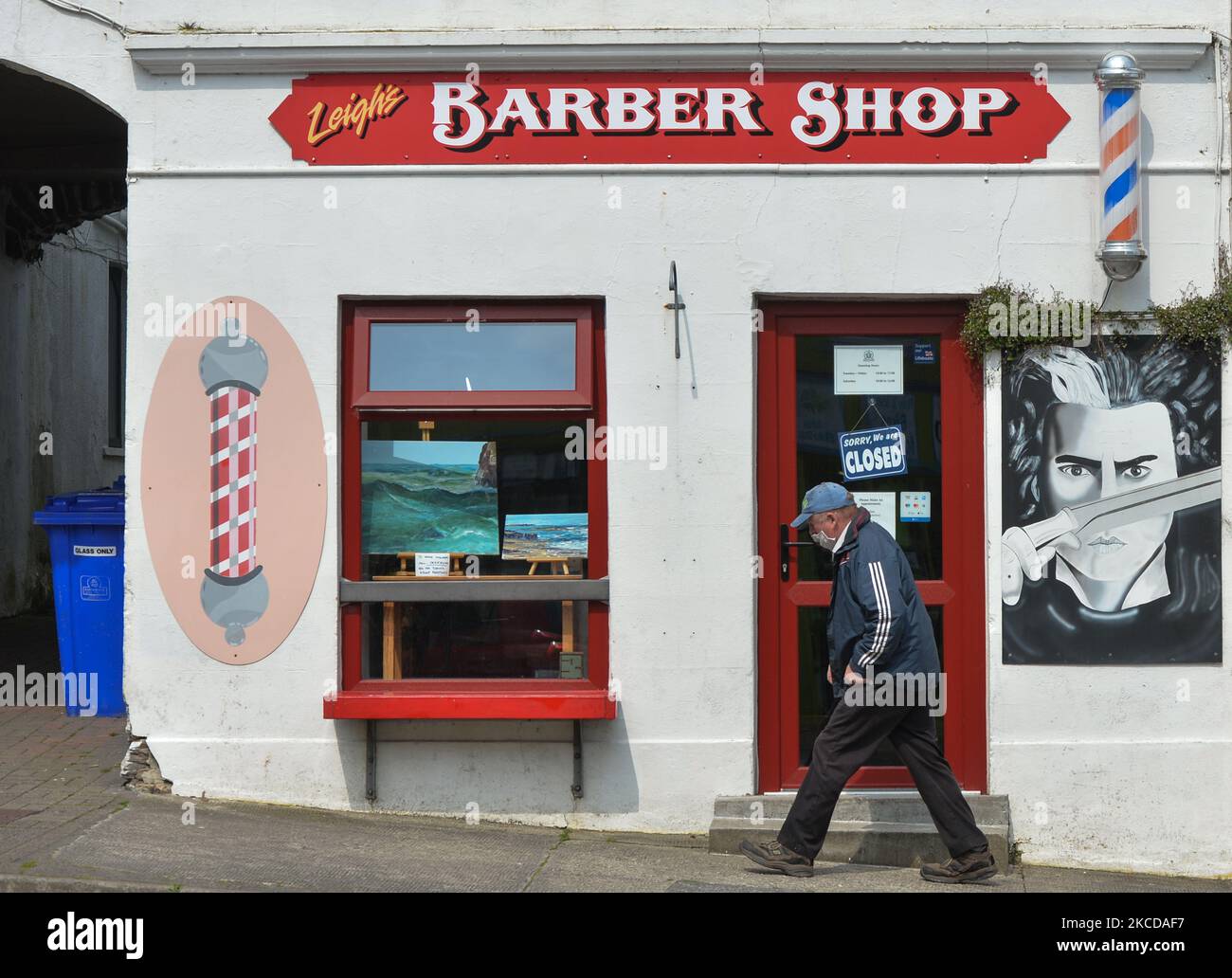 Wild irish walks hires stock photography and images Alamy