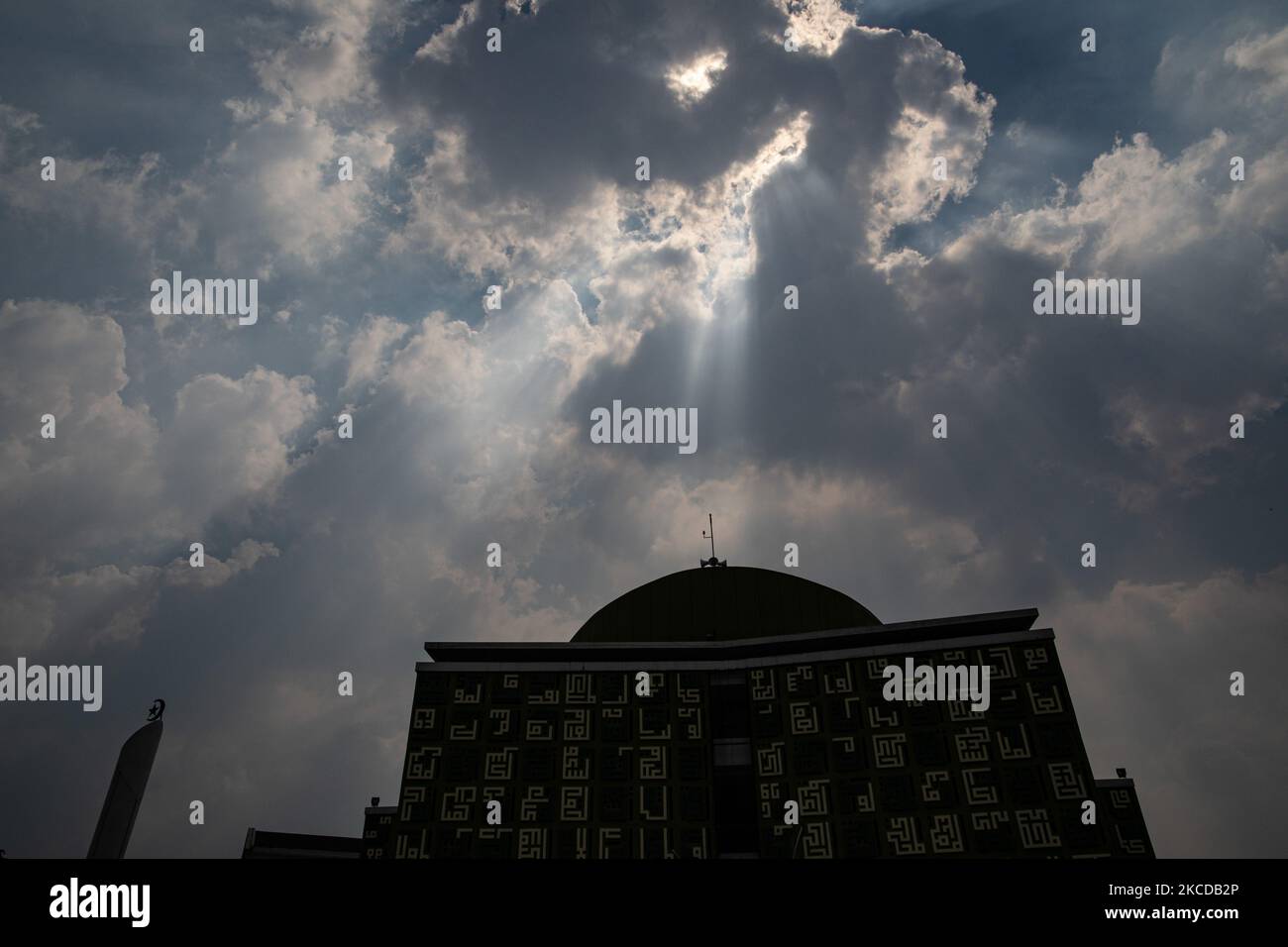 Activity at Asmaul Husna Mosque in Serpong, South Tangerang, Indonesia, on April 23, 2021 after Friday Pray. In Ramadhan month mosque in Indonesia open for public with follow health protocol in mid of Covid19 pandemic. (Photo by Donal Husni/NurPhoto) Stock Photo