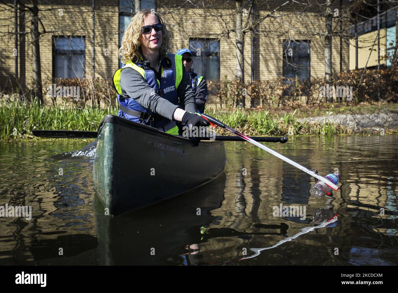 Scottish Greens coleader Lorna Slater meets with volunteers picking up