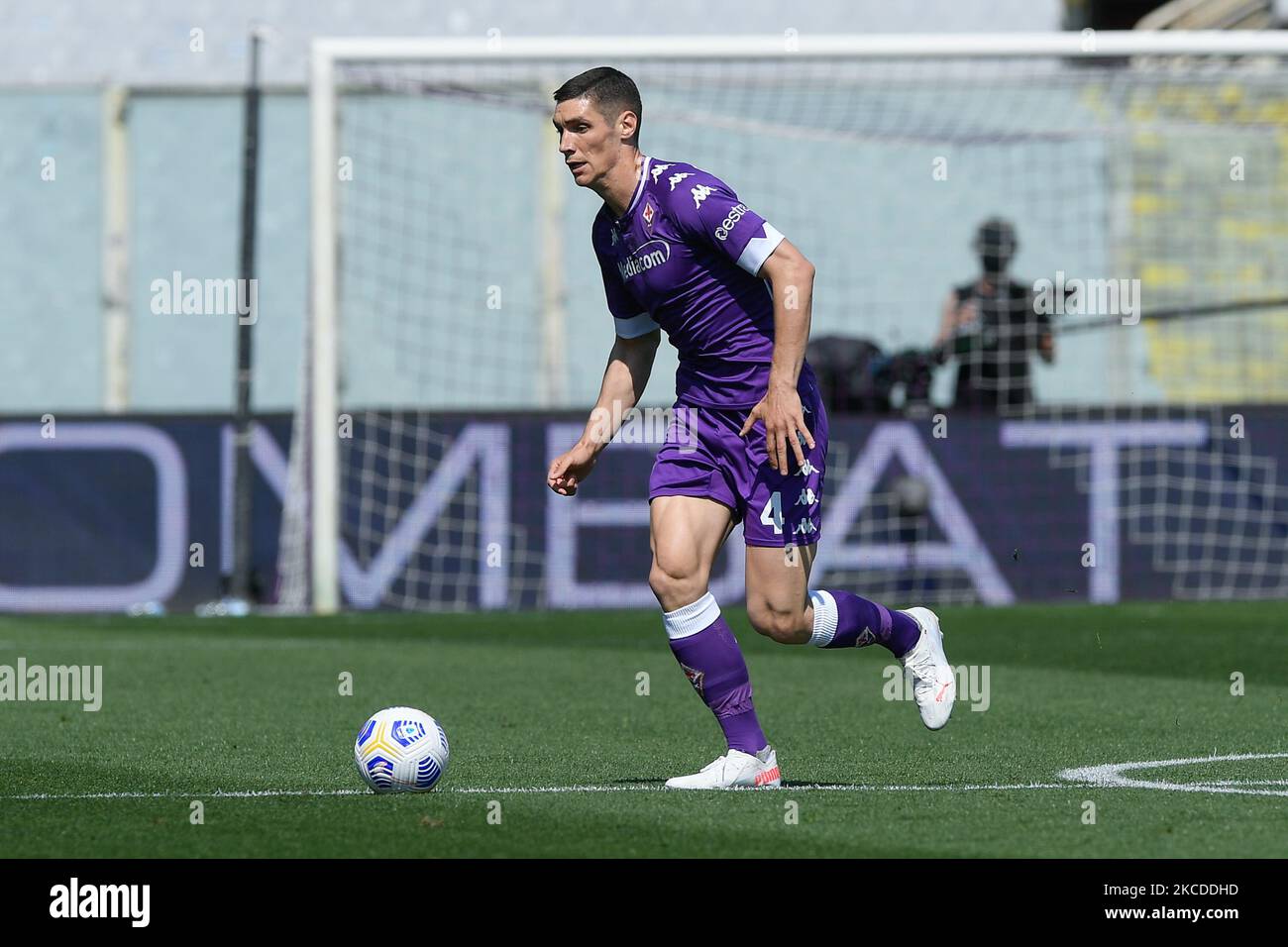 Florence, Italy. 21st May, 2022. Moise Kean of Juventus FC and Nikola  Milenkovic of ACF Fiorentina compete for the ball during the Serie A  2021/2022 football match between ACF Fiorentina and Juventus