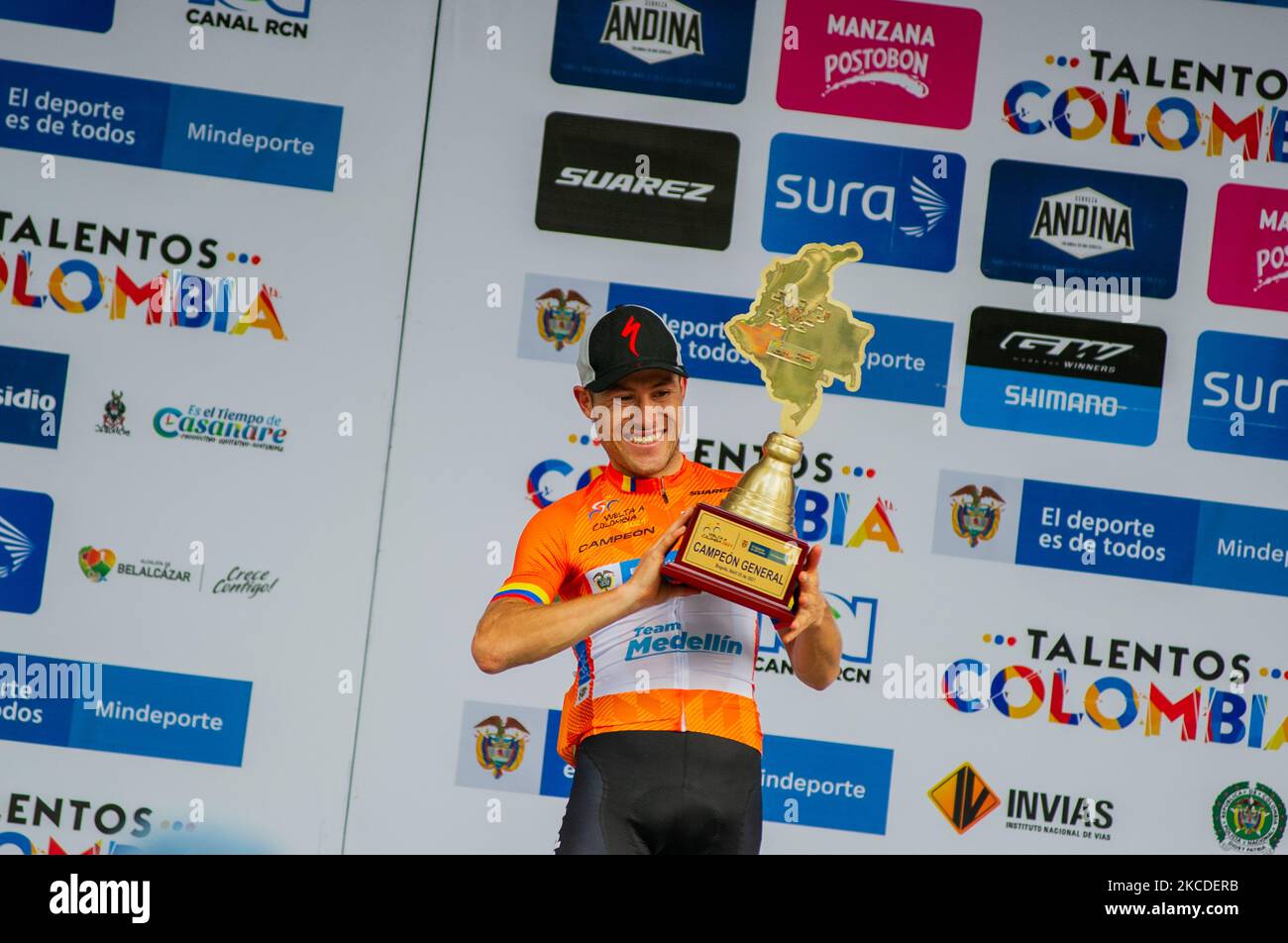 Tito Hernandez, professional ciclyst from Medellin holds the award after winning the 2021 Vuelta a Colombia after a 10 lap race across the city of Bogota, Colombia on April 25, 2021. (Photo by Sebastian Barros/NurPhoto) Stock Photo