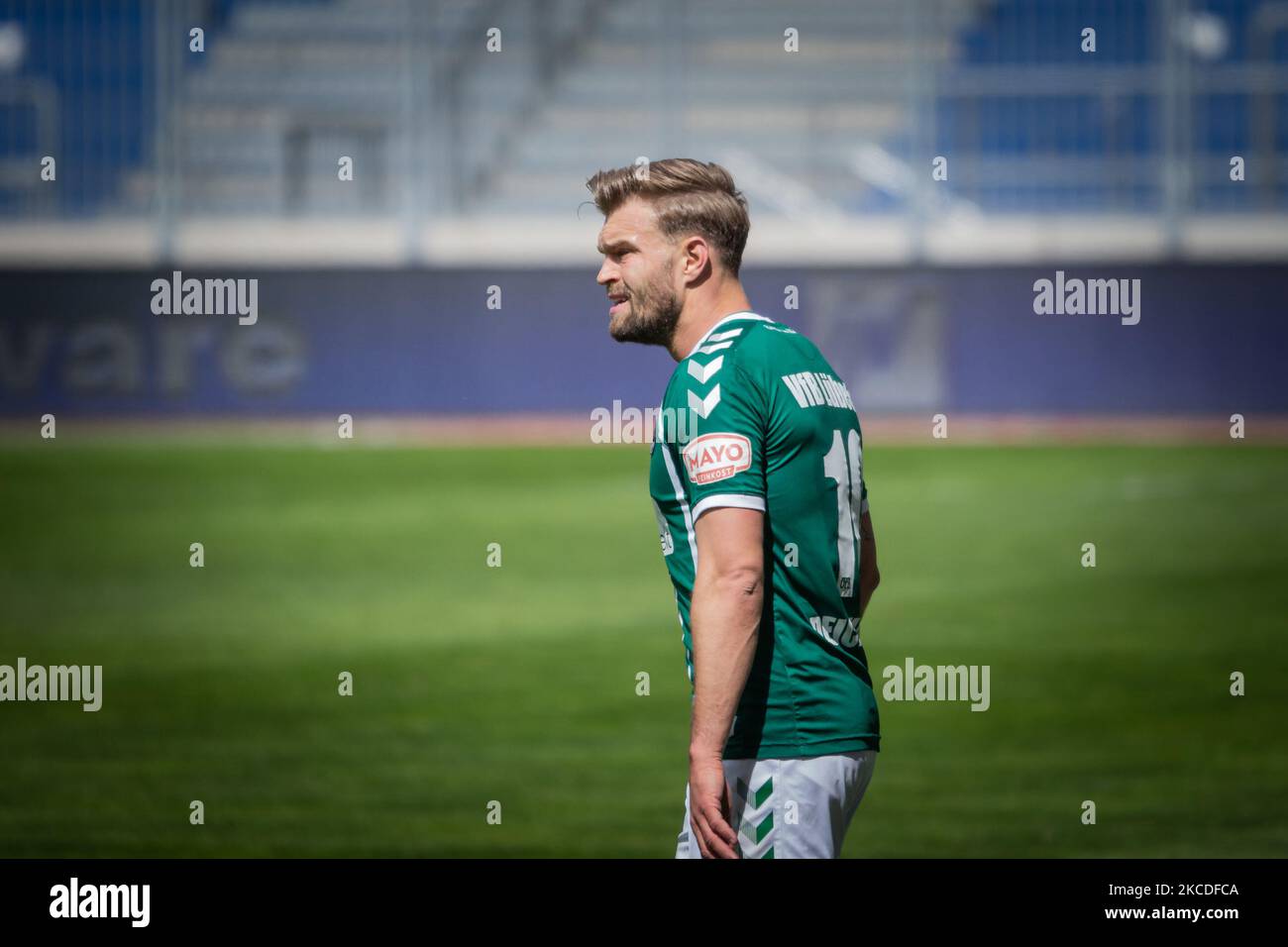 Munich, Deutschland. 30th Oct, 2021. Merveille BIANKADI (TSV Munich 1860),  action, duels versus KENNETH SCHMIDT (SC FREIBURG II). Soccer 3rd league,  Liga3, TSV Munich 1860-SC Freiburg II 6-0 on 10/30/2021 in Muenchen