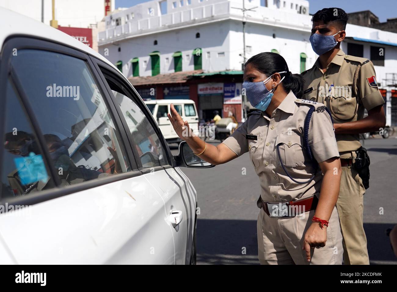 Indian police personnels hi-res stock photography and images - Alamy