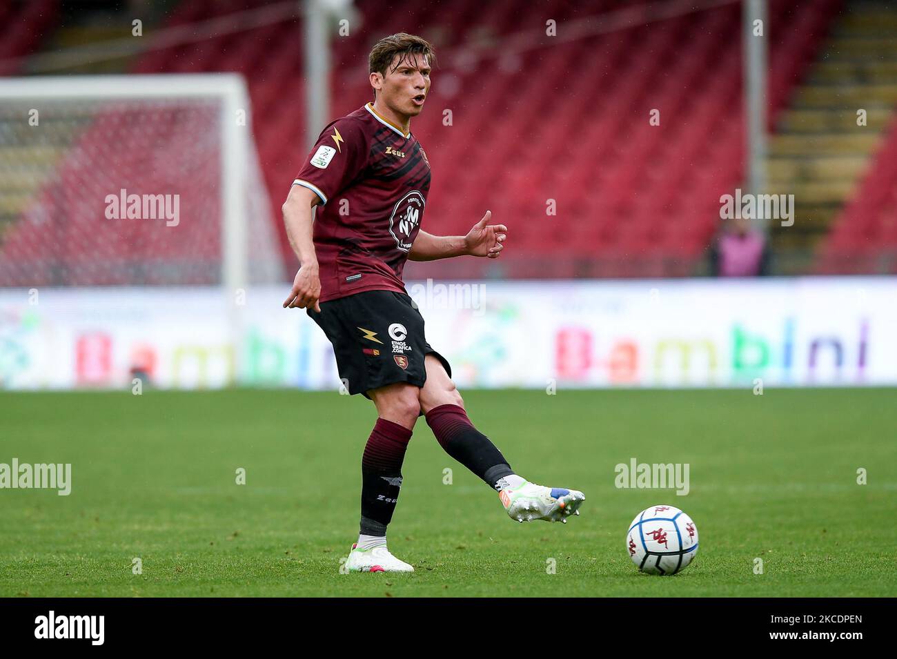 Francesco Di Tacchio of US Salernitana 1919 during the Serie B match