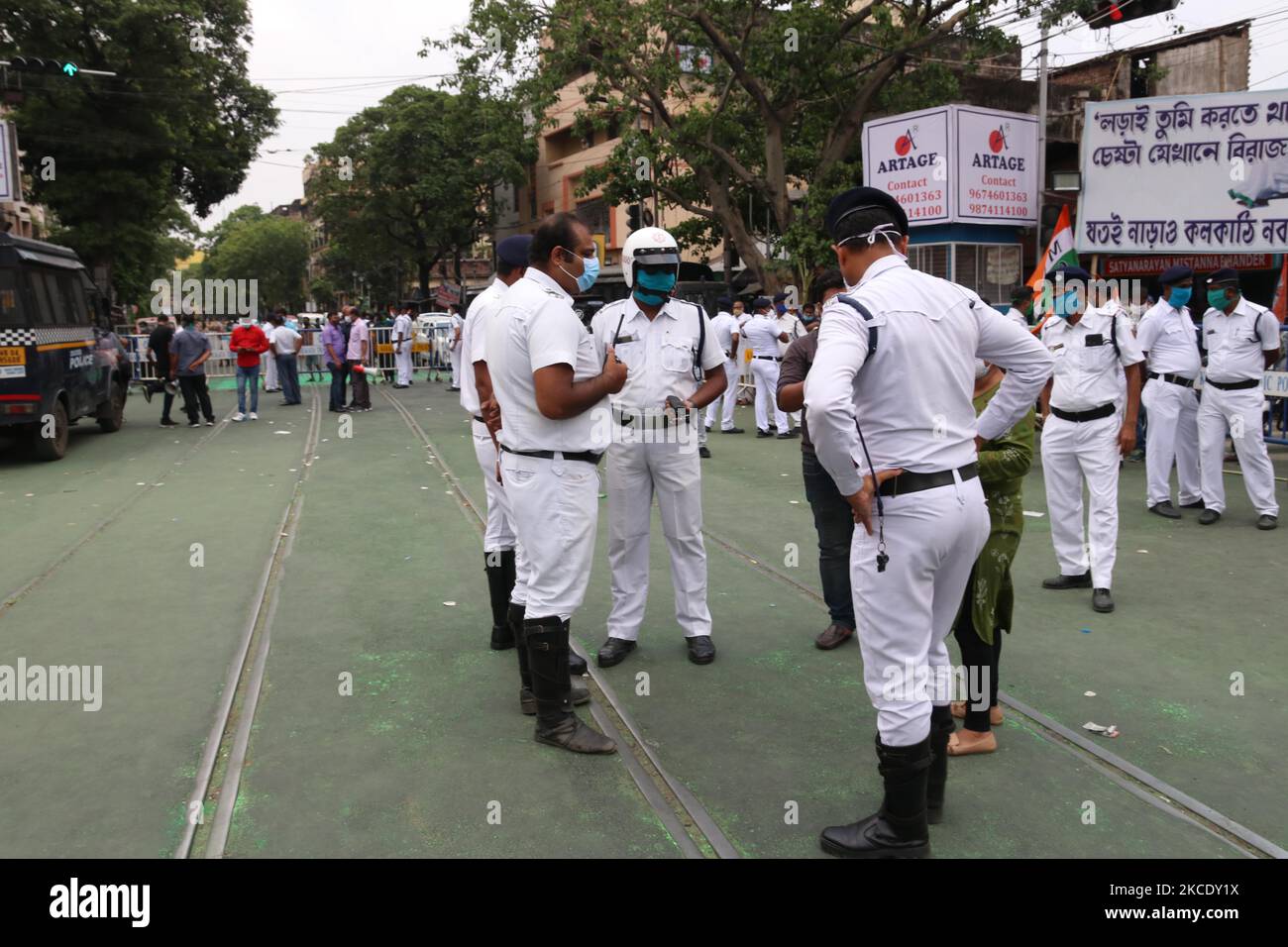 Police try to imperilment covid-19 Protocol ,Supporters of Trinamool Congress (TMC) party celebrate their party's lead in the West Bengal state legislative assembly elections during the ongoing counting process in Kolkata on May 2, 2021. (Photo by Debajyoti Chakraborty/NurPhoto) Stock Photo