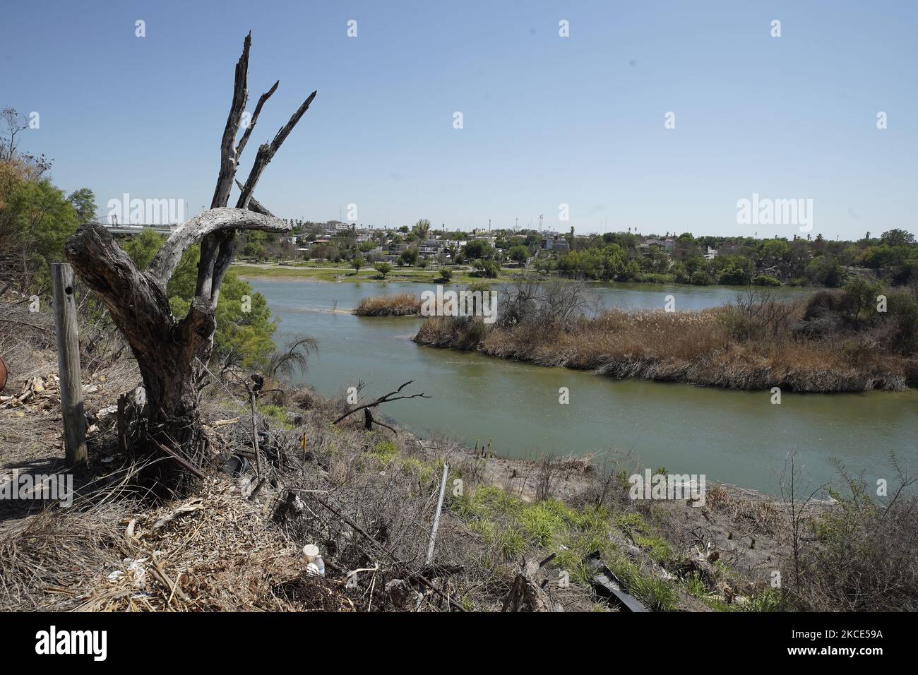 According to unofficial estimates approximately 200,000 migrants have crossed into the United States along the southern border since February 2021. (Photo by John Lamparski/NurPhoto) Stock Photo