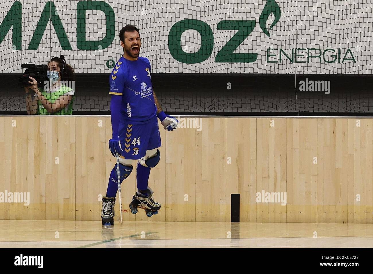 Miguel Rocha celebrates his goal, 1-1 during the Rink Hockey playoffs 1st leg between Sporting CP and OC Barcelos, at Pavilhão João Rocha, Lisboa, Portugal, 08, May, 2021 (Photo by João Rico/NurPhoto) Stock Photo