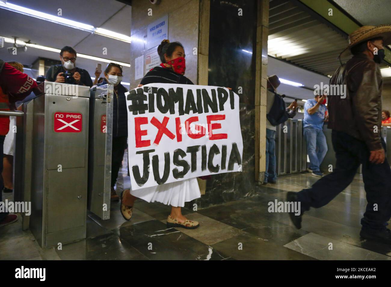 Members of the "Otom Community in Rebellion and Resistance