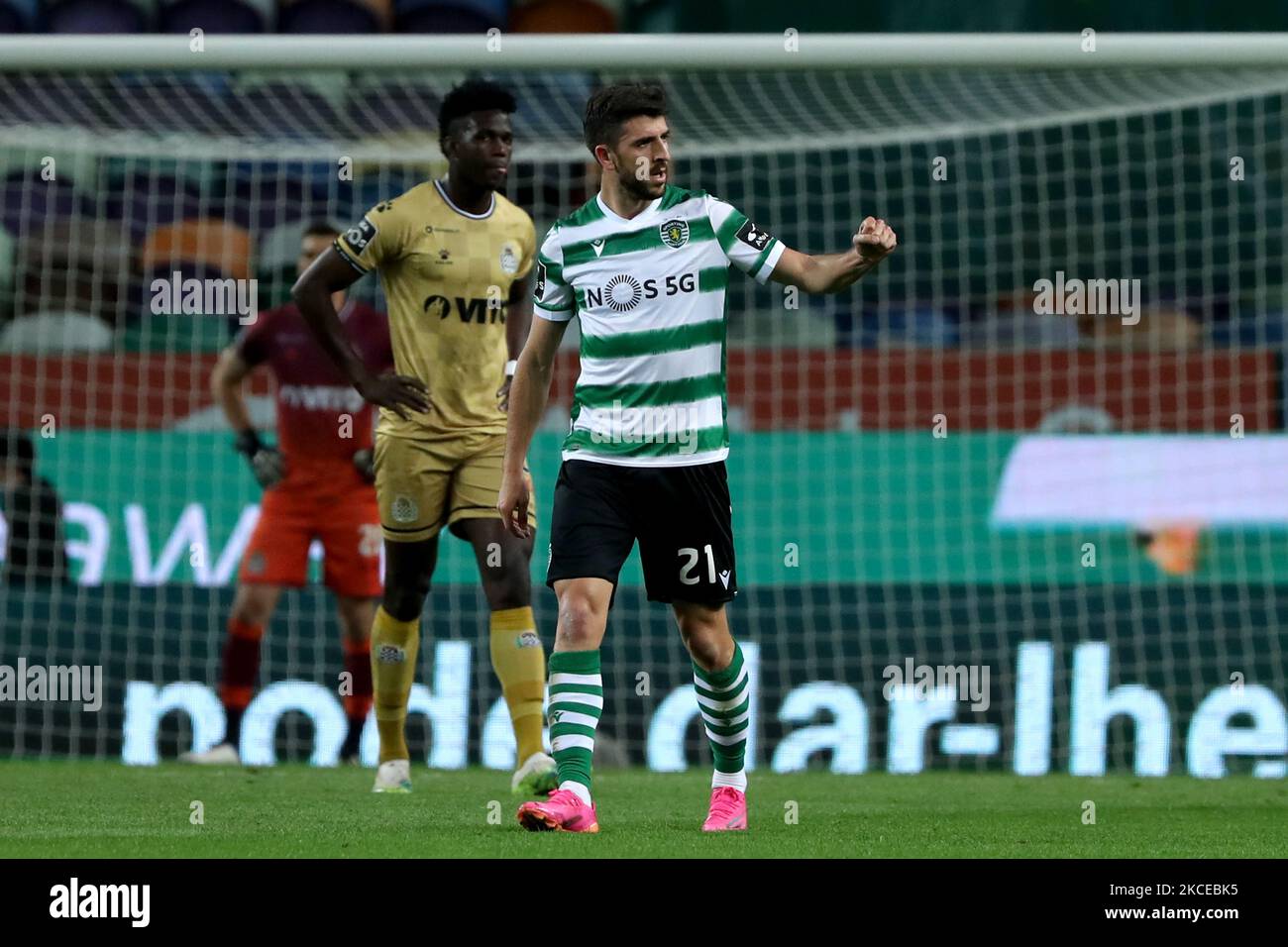 Paulinho'S Amazing Goal: A Footballing Masterclass. - zu6164i