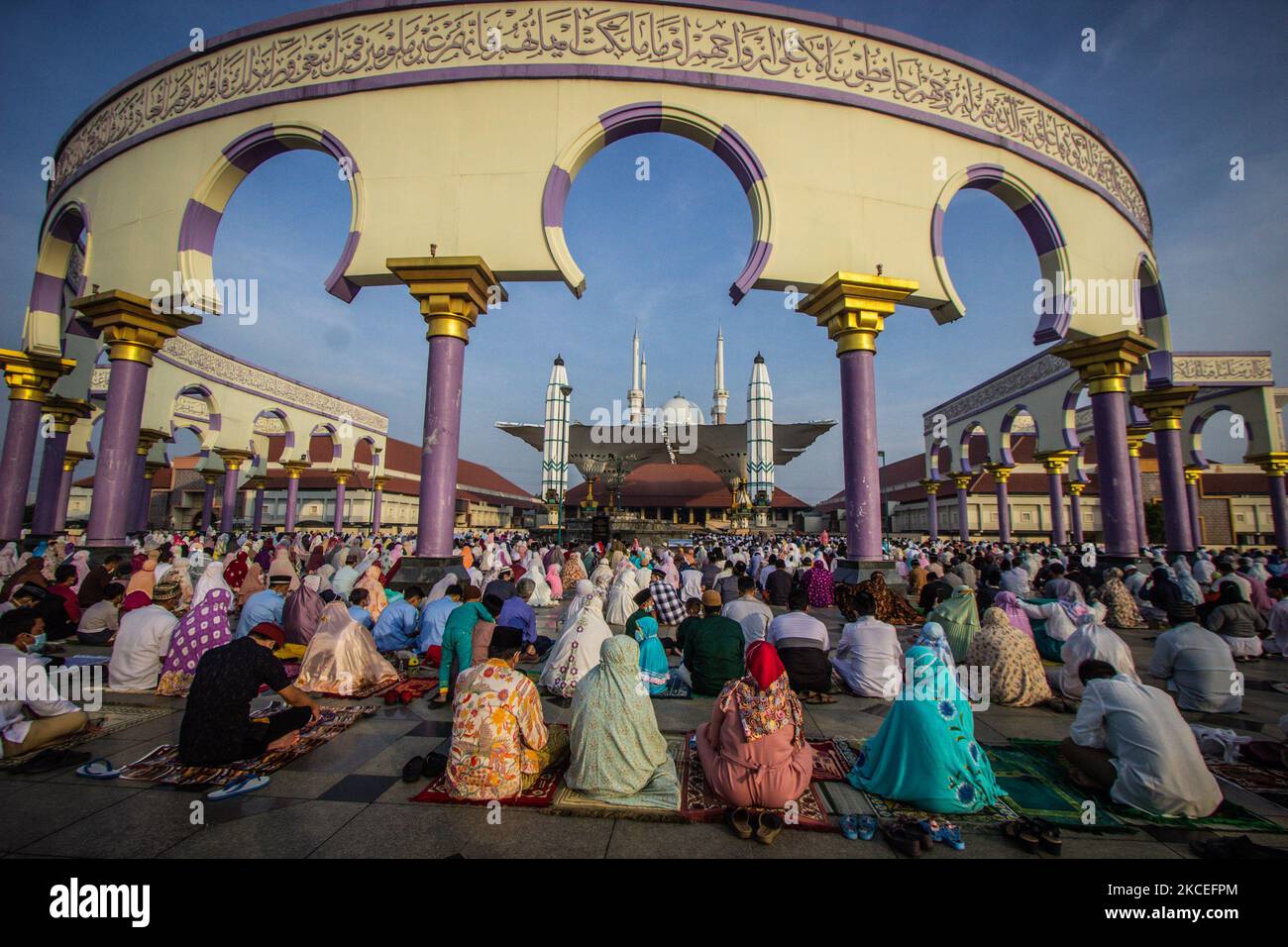 Indonesian muslims attend the Eid el-Fitr prayer at the Great Mosque on May 13, 2021 in Semarang, Central Java Province, Indonesia. (Photo by WF Sihardian/NurPhoto) Stock Photo