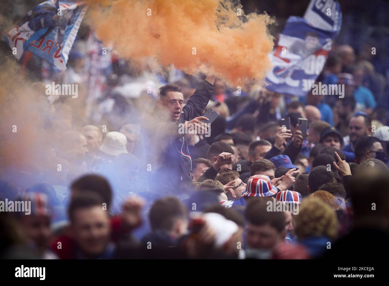 Rangers fc fans hi-res stock photography and images - Page 3 - Alamy