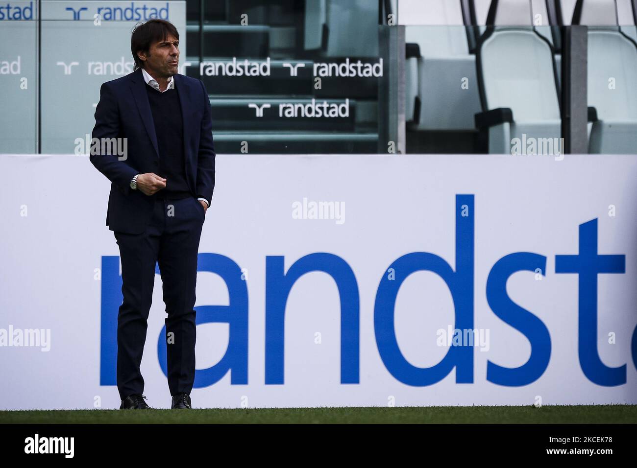 Antonio Conte: The next great Italian manager - Black & White