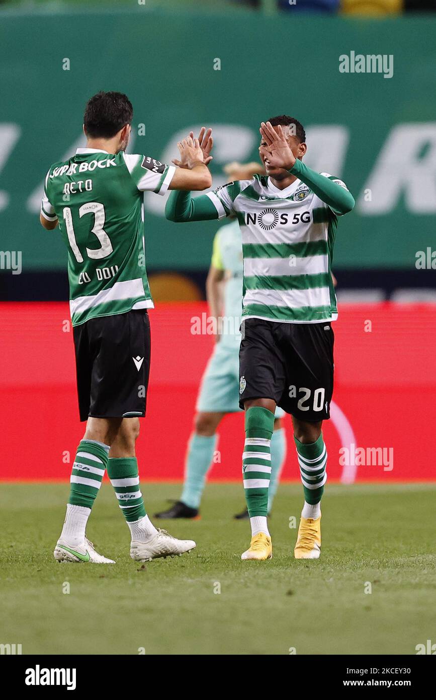 Gonzalo Plata celebrates with Luís Neto during the game for Liga NOS between Sporting CP and Maritimo, at Estadio José Alvalade, Lisboa, Portugal, 19, May, 2021 (Photo by João Rico/NurPhoto) Stock Photo