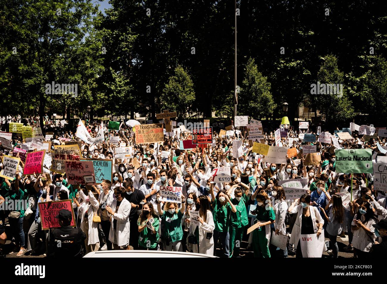 Health workers during the demonstration called by unions and associations protest the system for awarding places for the MIR this year in front of the Ministry of Health, on May 25, 2021 in Madrid, Spain. The demonstration was attended by more than 3000 people from all over Spain with different medical qualifications such as nursing, psychology or biology The Ministry of Health has completely changed the system for choosing the specialization of resident internal doctors (MIR) and has created a new one which will be telematic and is expected to leave empty positions in public health. (Photo by Stock Photo