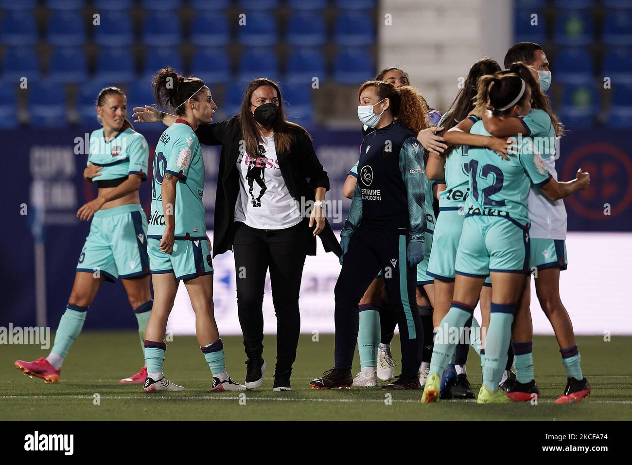 Maria Pry head coach and Esther Gonzalez of Levante celebrates victory after to the Copa de la Reina Semifinal match between Atletico de Madrid and Levante at Estadio Municipal de Butarque on May 27, 2021 in Leganes, Spain. (Photo by Jose Breton/Pics Action/NurPhoto) Stock Photo