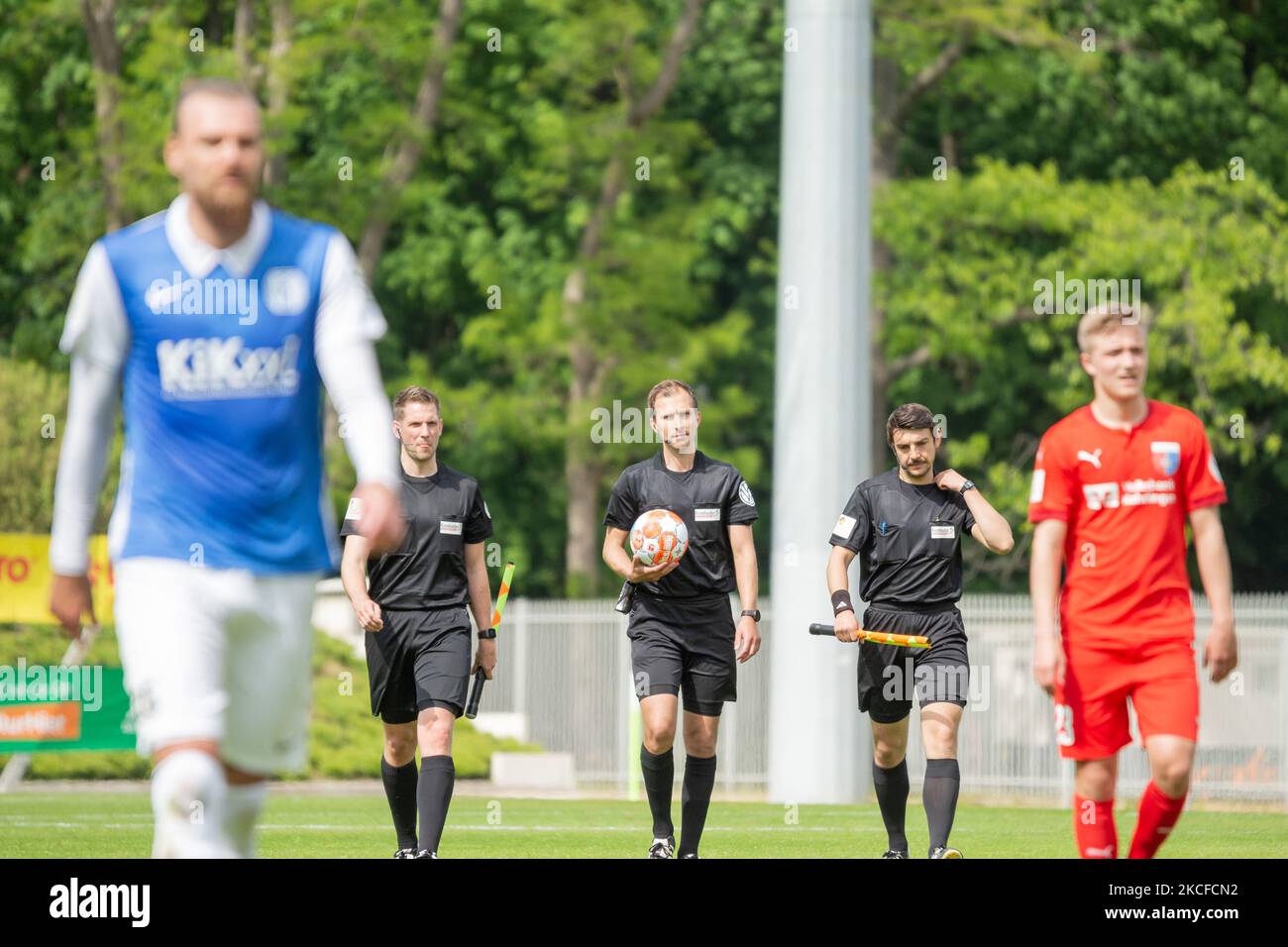 The referee trio Florian Heft, Timo Daniel and Marius Schluewe on the way to the half-time break during the lower saxony cup final between SV Drochtersen/Assel and SV Meppen at Eilenriedestadium on May 29, 2021 in Hanover, Germany. (Photo by Peter Niedung/NurPhoto) Stock Photo
