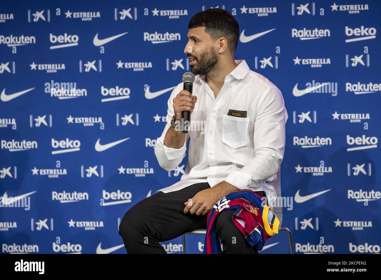 Presentation Of Sergio Kun Aguero As A New FC Barcelona Player After presentation-of-sergio-kun-aguero-as-a-new-fc-barcelona-player-after