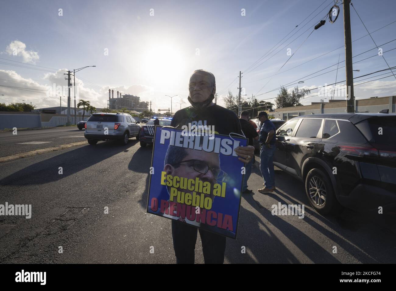 People protest against the publicprivate partnership between the