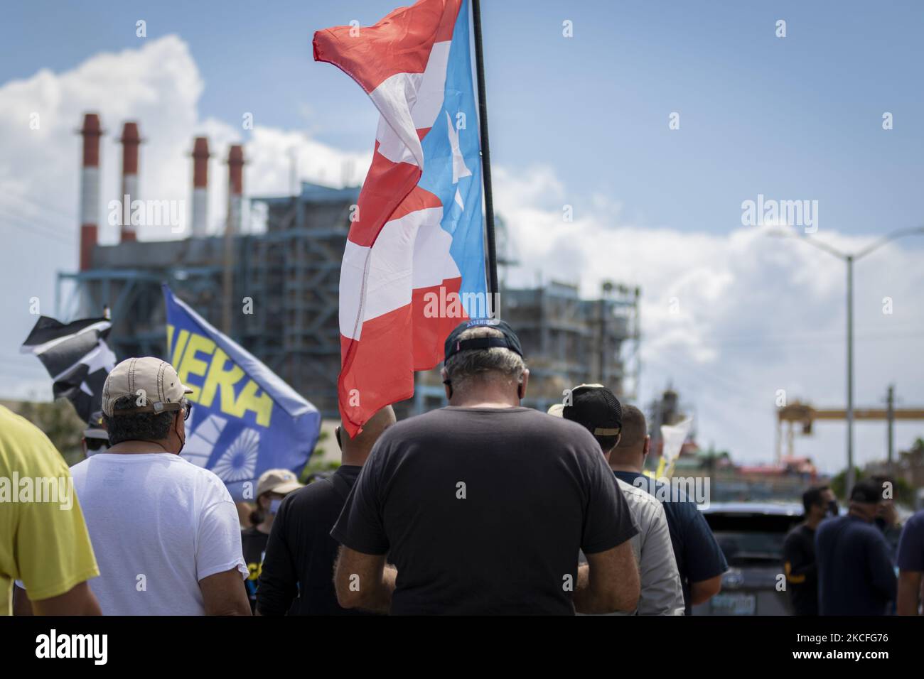 People protest against the publicprivate partnership between the